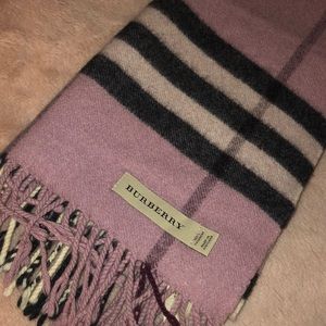 Pink Burberry scarf🧣💖